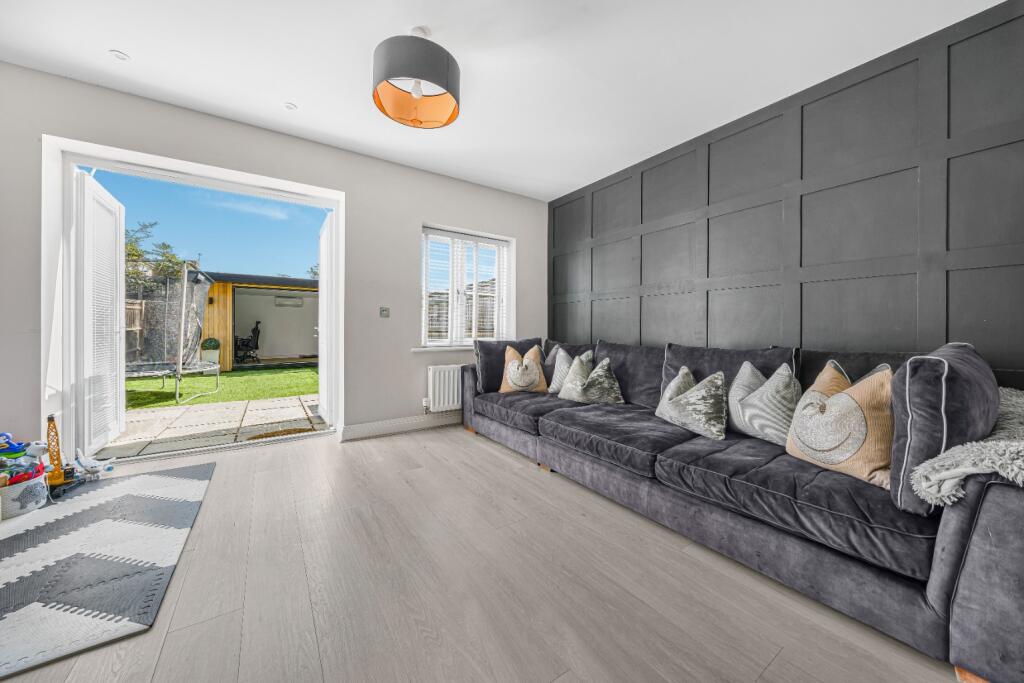 House in Shepperton, Surrey - View 4