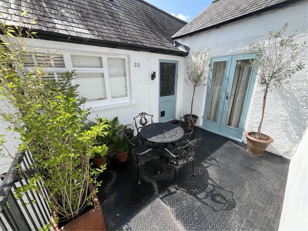 Main image of property: Stunning Two Bedroom Flat in Wells, Somerset