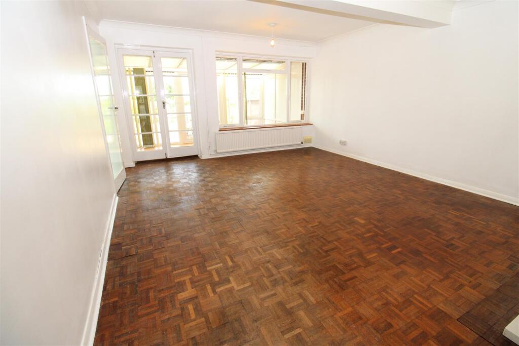 House in Canterbury - View 3
