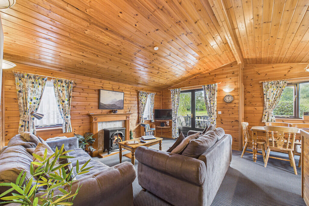 Whiteside Lodge, 33 Burnside Park, Keswick, Cumbria, CA12 4PF photo 4