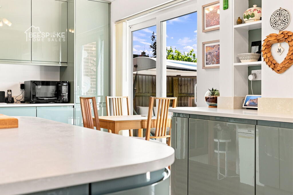 House in Newark, Farnsfield - More
