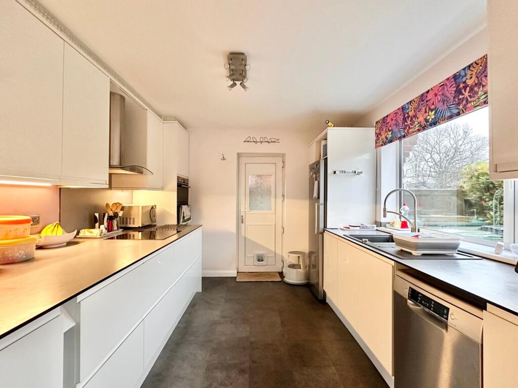 Tangmere Close, Bexhill-on-Sea, TN39 photo 4