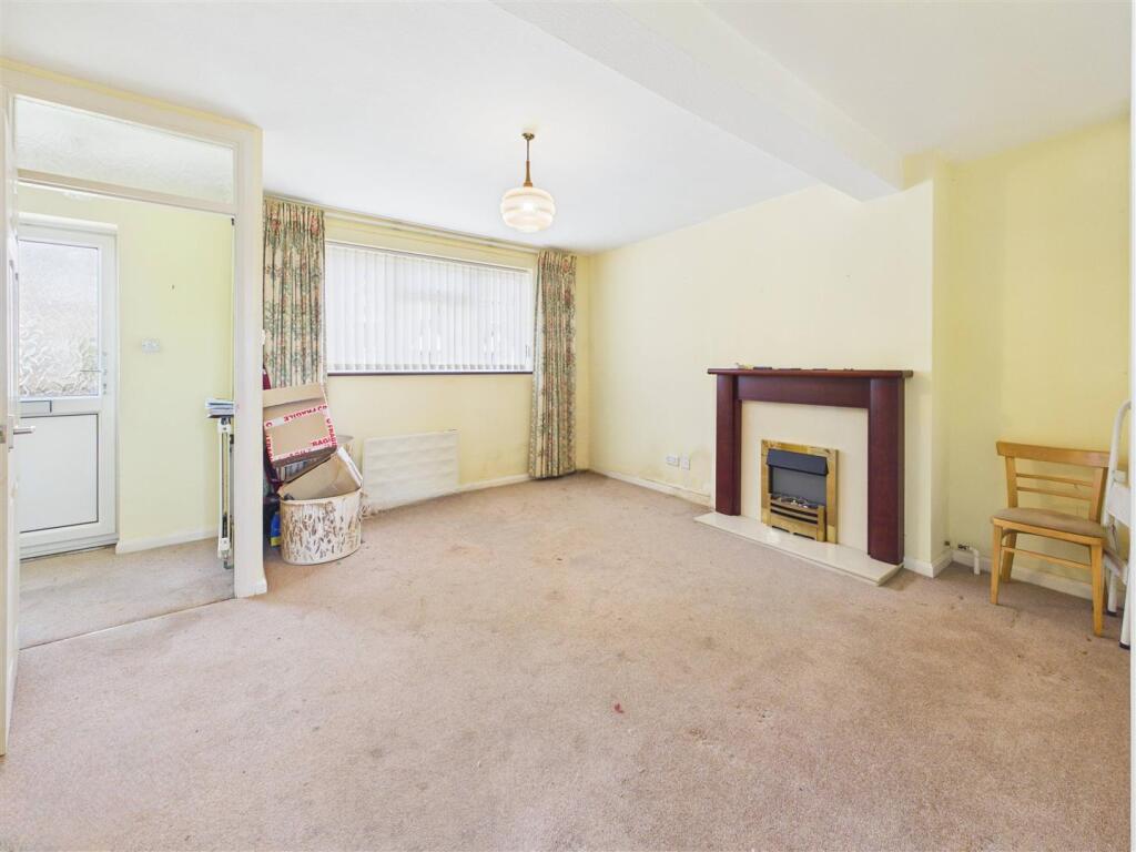 Ambleside Avenue, Walton-on-Thames – pohled 3