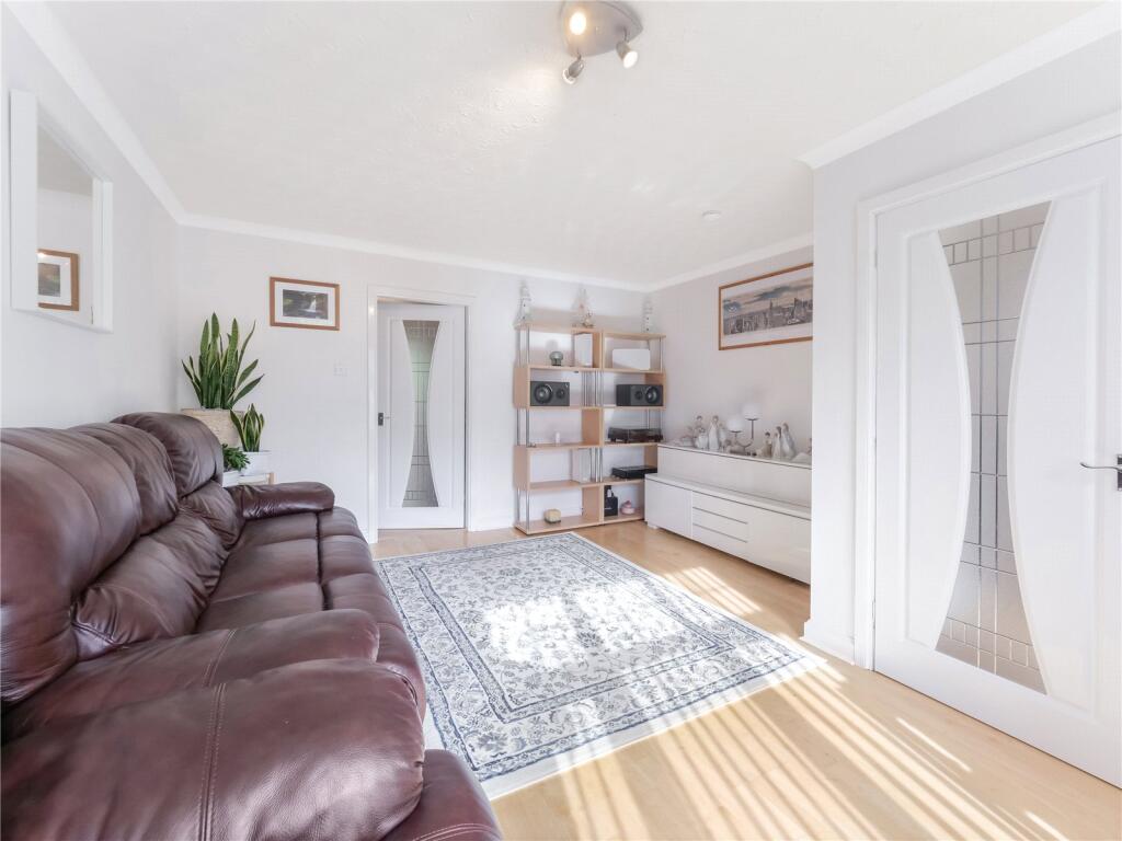 House in Glasgow, South Lanarkshire - View 2