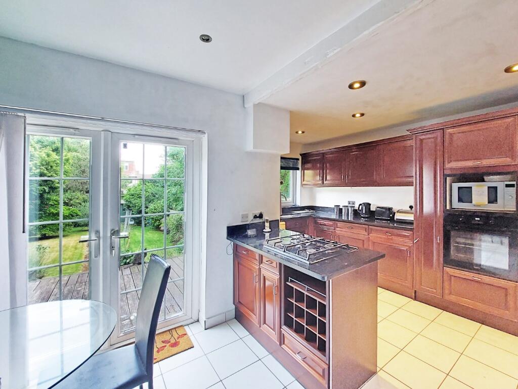 Cannon Lane, Pinner. photo 4