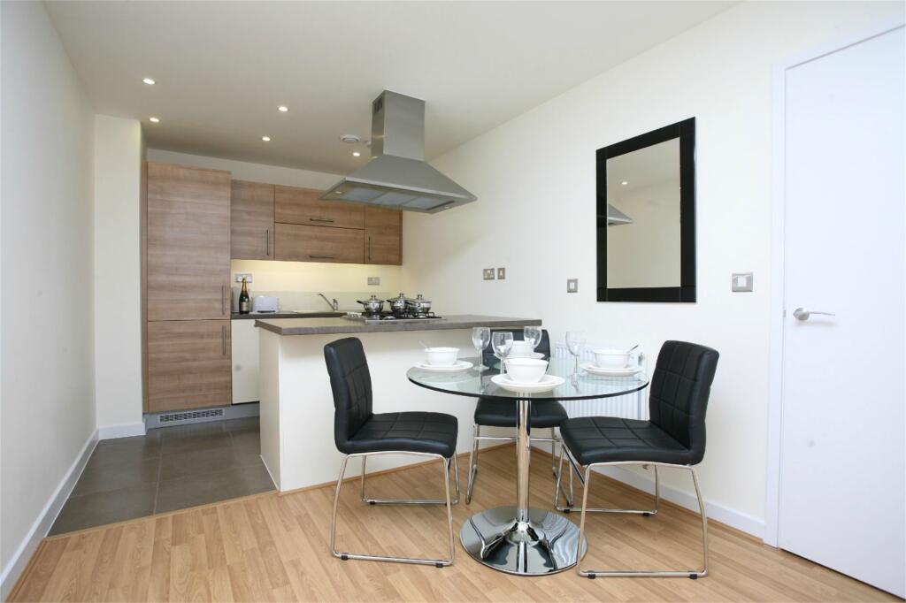 Main image of property: Broomfield Street, E14