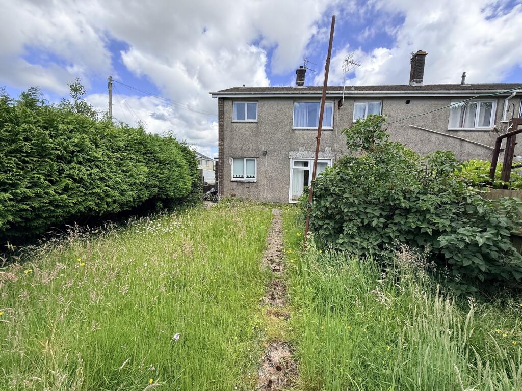 House in Cardiff, Llanharry - View 4