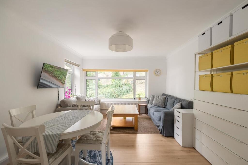 Apartment in Sheffield - More