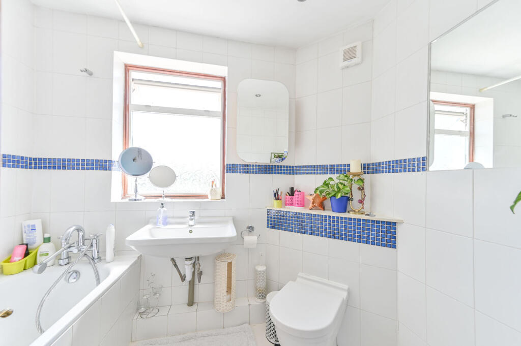 House in Southall - View 5
