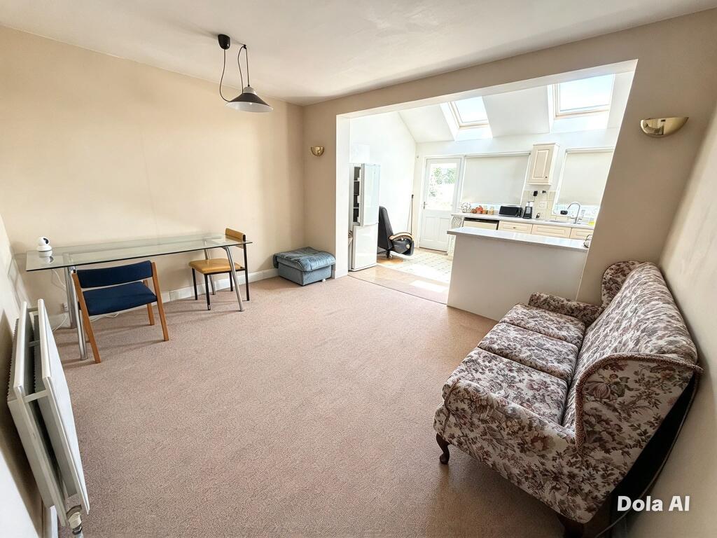 House in Twickenham - View 3