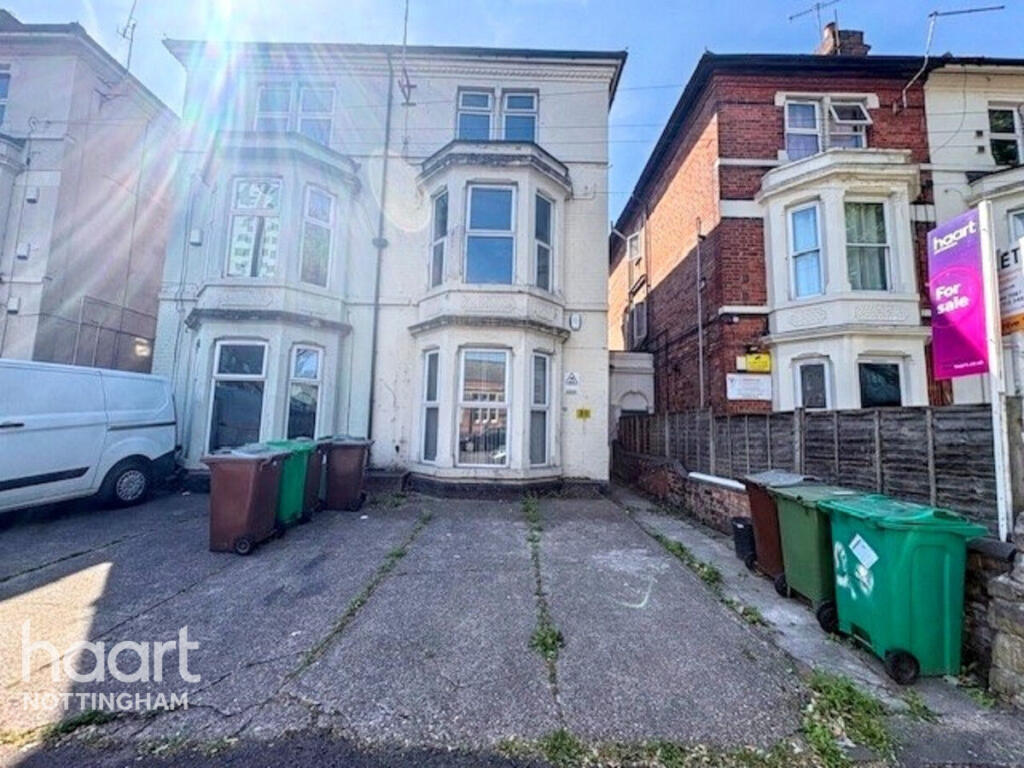5-bed semi-detached on Gregory Boulevard, Nottingham, £325,000