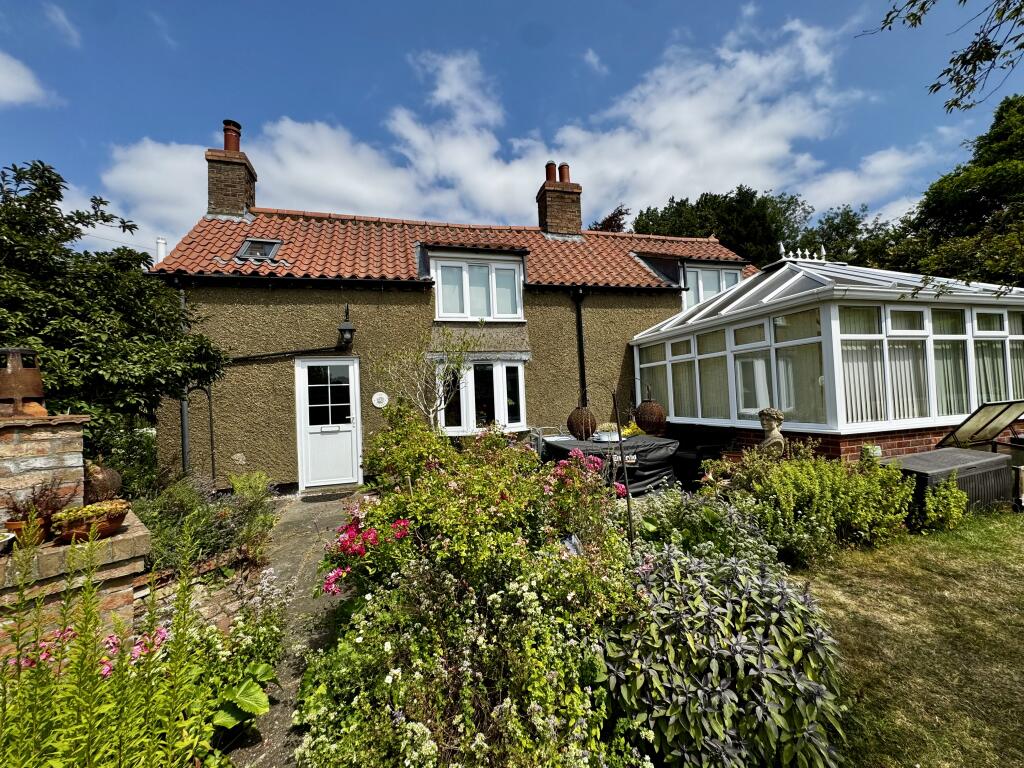 House in Lincoln - More