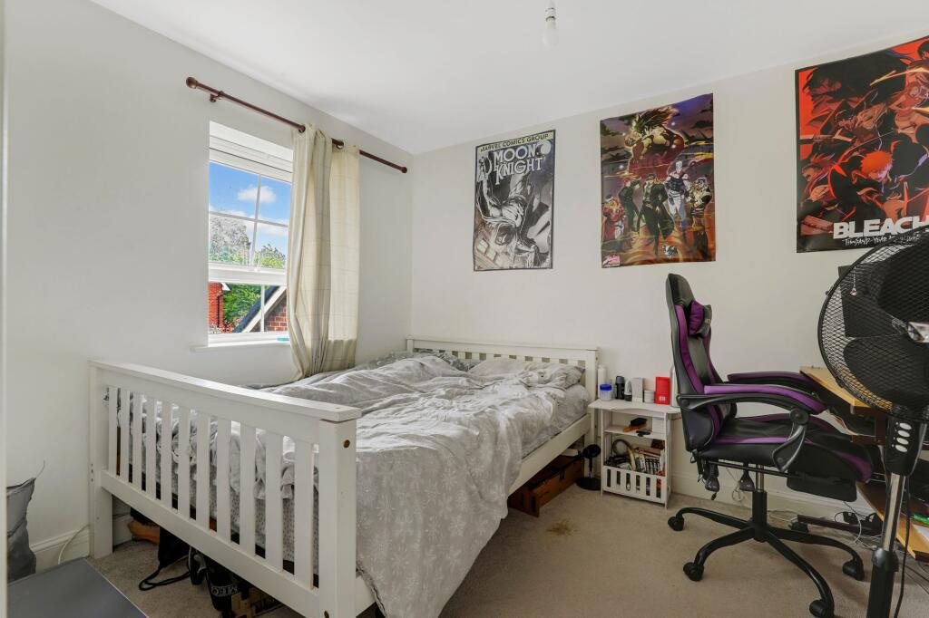 Gum Tree Close, Edwalton, NG12 - More