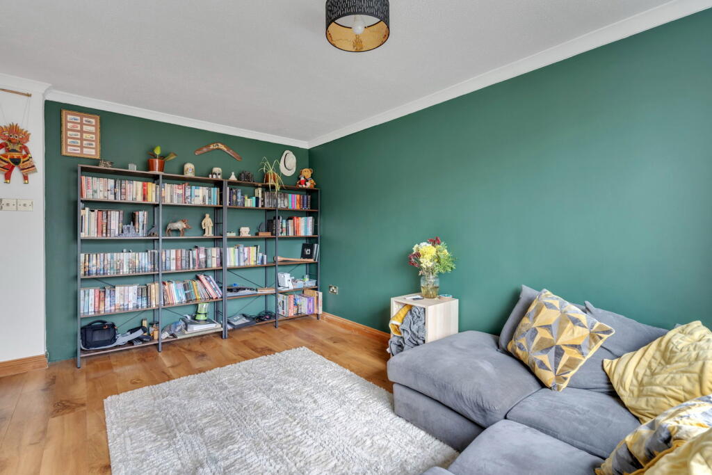 House in Gloucester - View 5