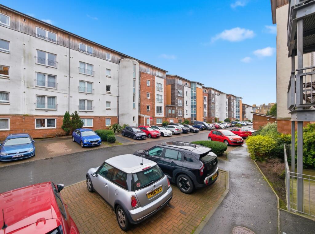 Main image of property: 6/6 Albion Gardens, Easter Road, Edinburgh, EH7