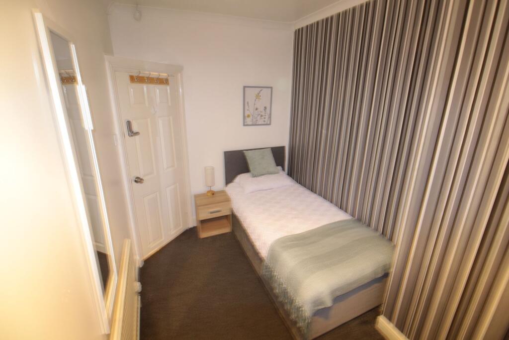 House in Lincoln - View 3