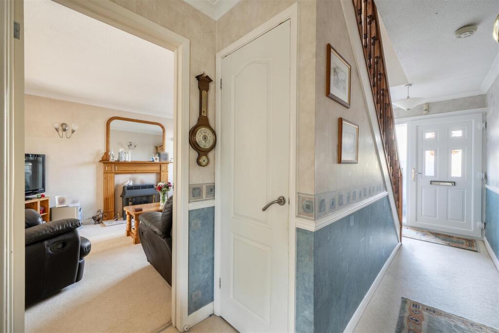 Beaufort Avenue, Midsomer Norton, Radstock - More