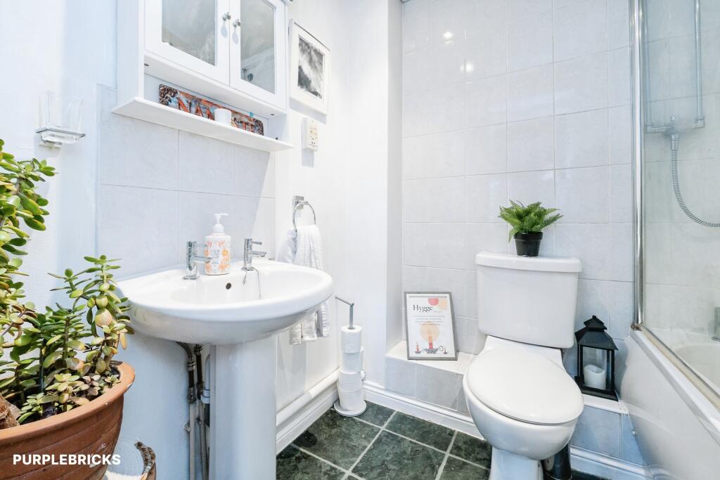Apartment in London - View 5