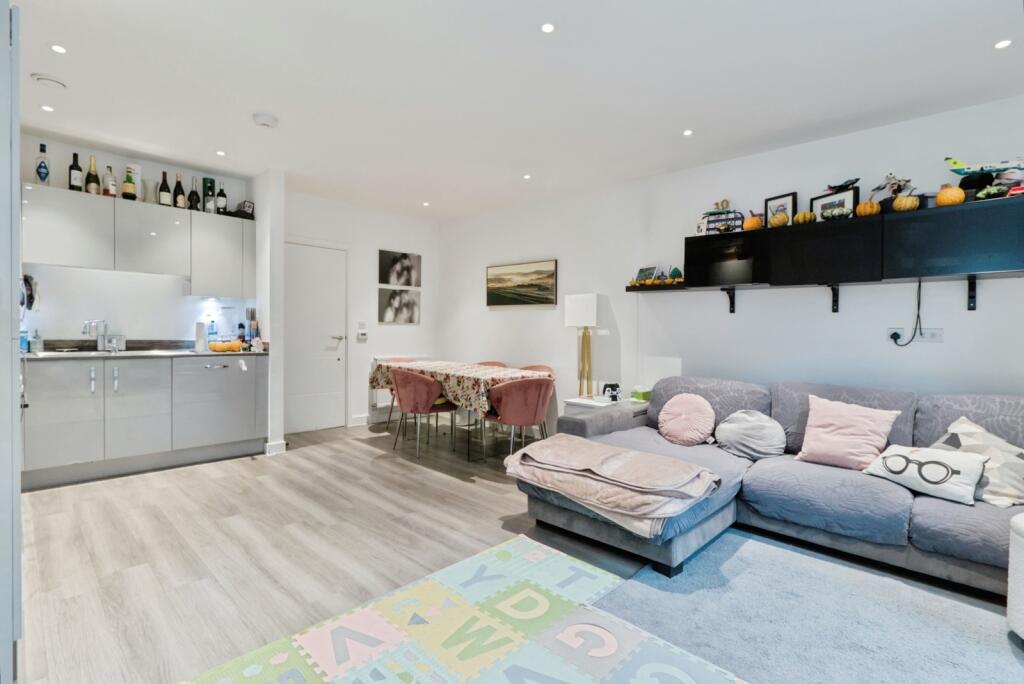 Apartment in London - View 5