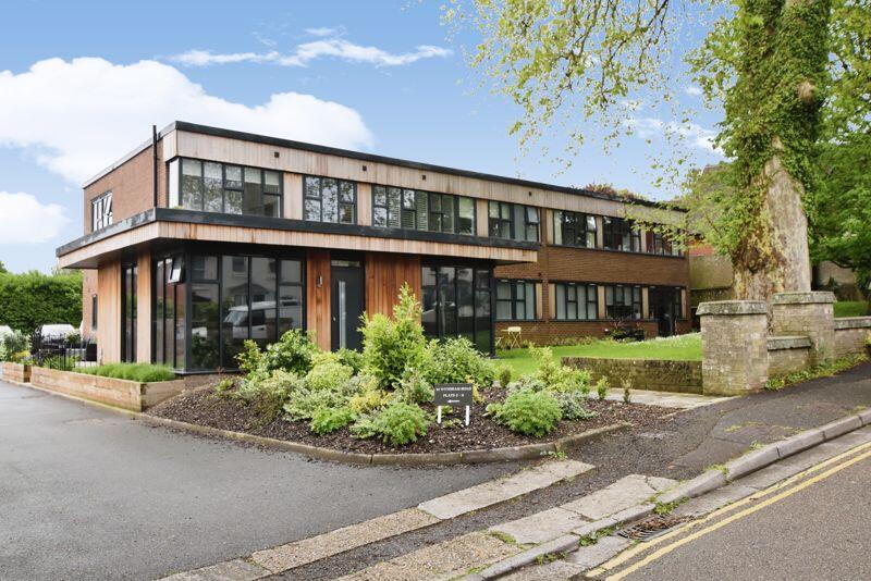 2-bed flat on Wyndham Road, Salisbury           ***NO ONWARD CHAIN***, £265,000