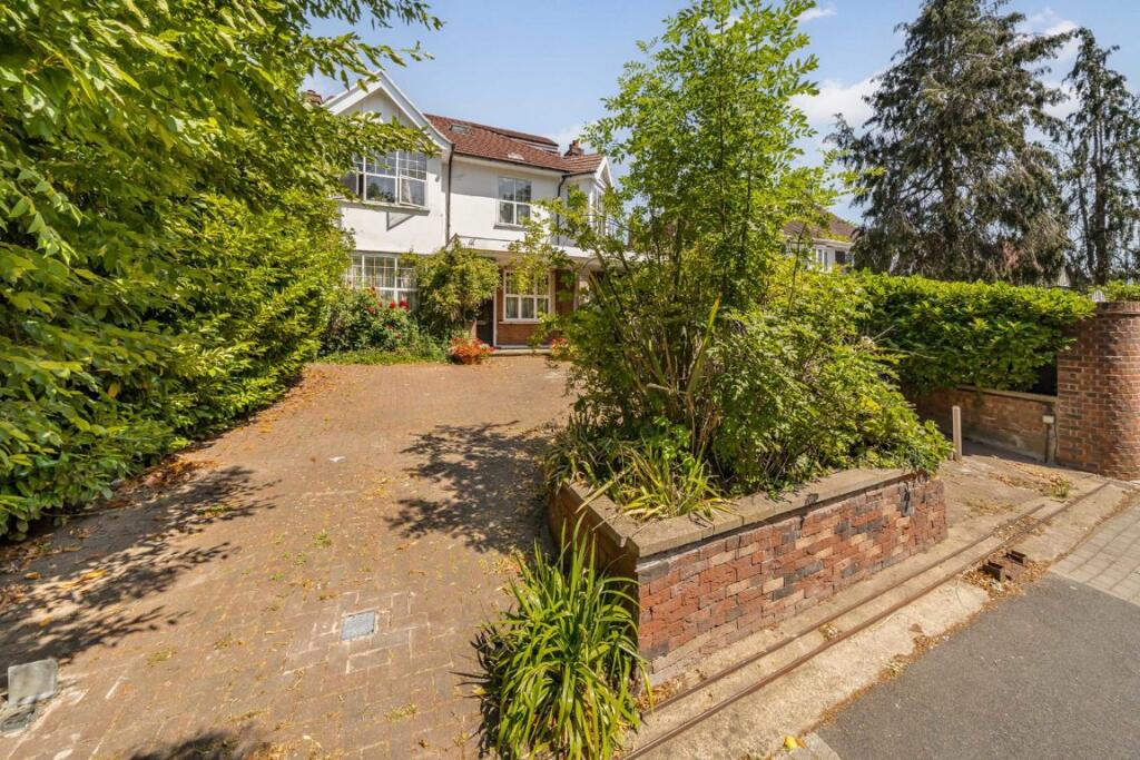 Apartment in London, Whetstone - View 5