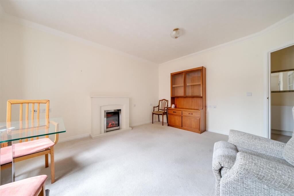 Eliot Lodge, Ashbourne, Derbyshire photo 3