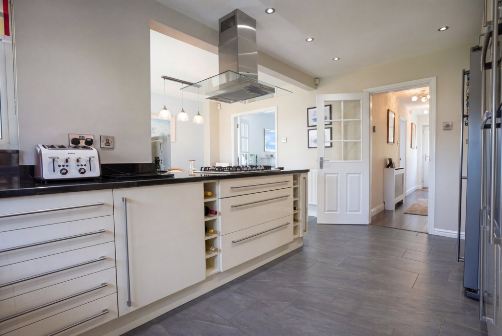 House in Bromsgrove, Wythall - More