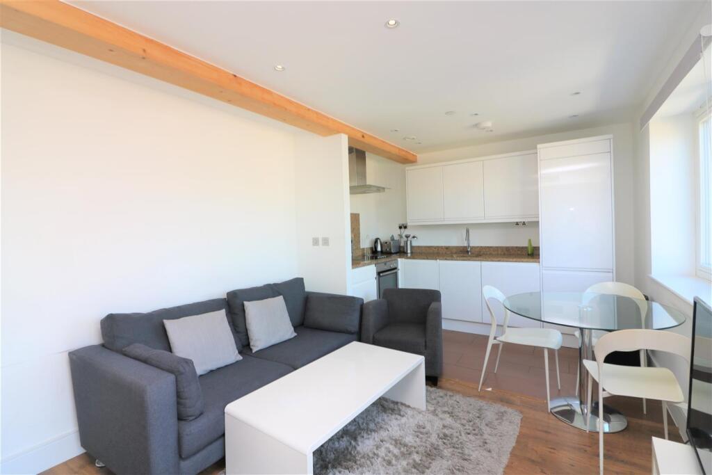 Main image of property: Commercial Road, London, E14