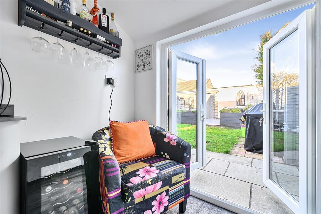 House in Kempston, Bedford - More