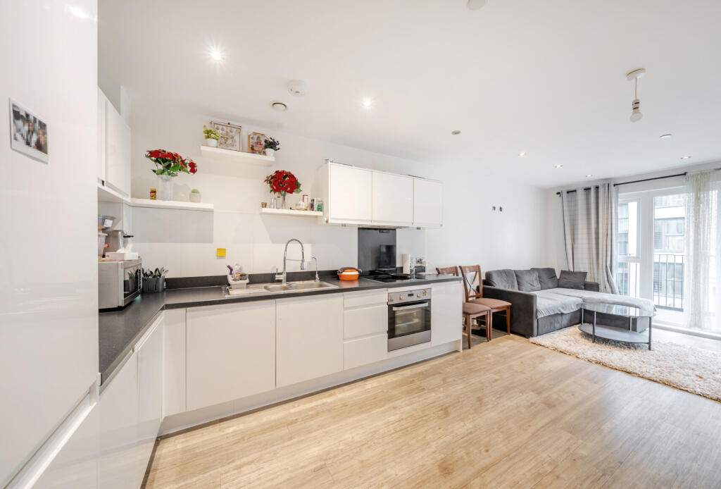 Westmoreland Road, London, NW9 photo 3