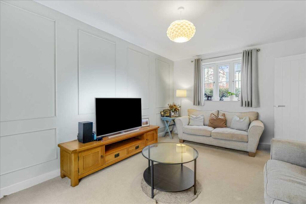 House in Towcester, West Northamptonshire - View 5