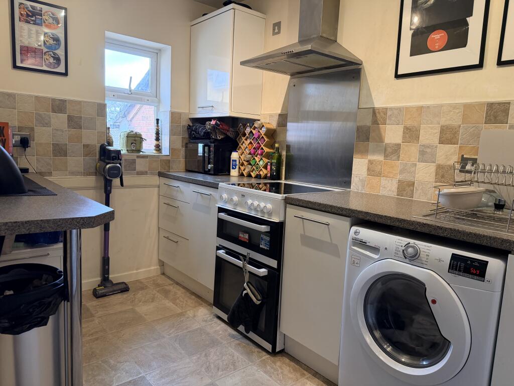 Apartment in Hemel Hempstead - View 4