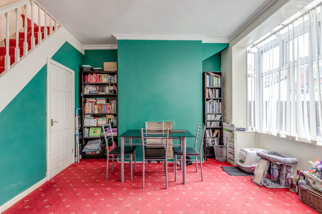 Knowsley Grove, Horwich, Bolton, BL6 photo 4