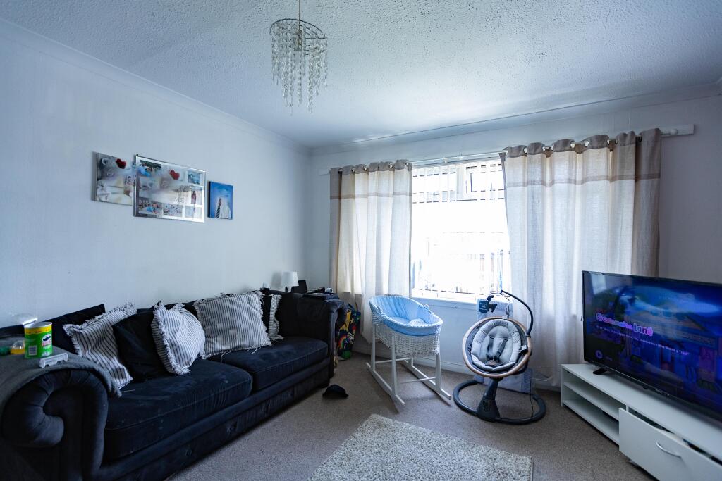 Irvine Drive, Linwood photo 4