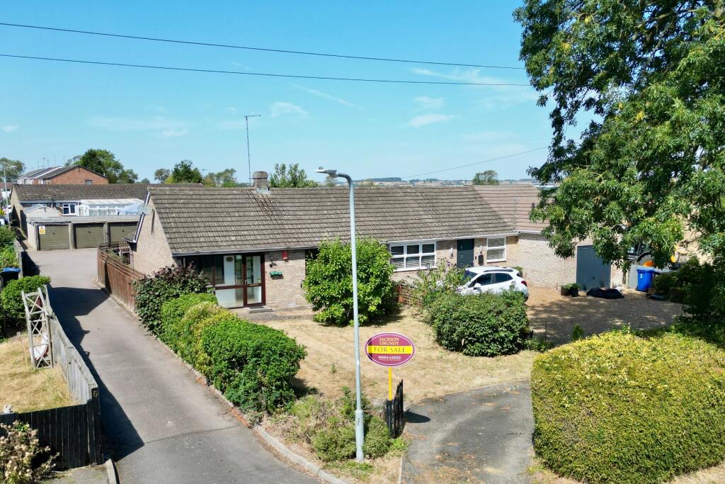 Main image of property: Banbury Lane, Rothersthorpe, NN7 3HY