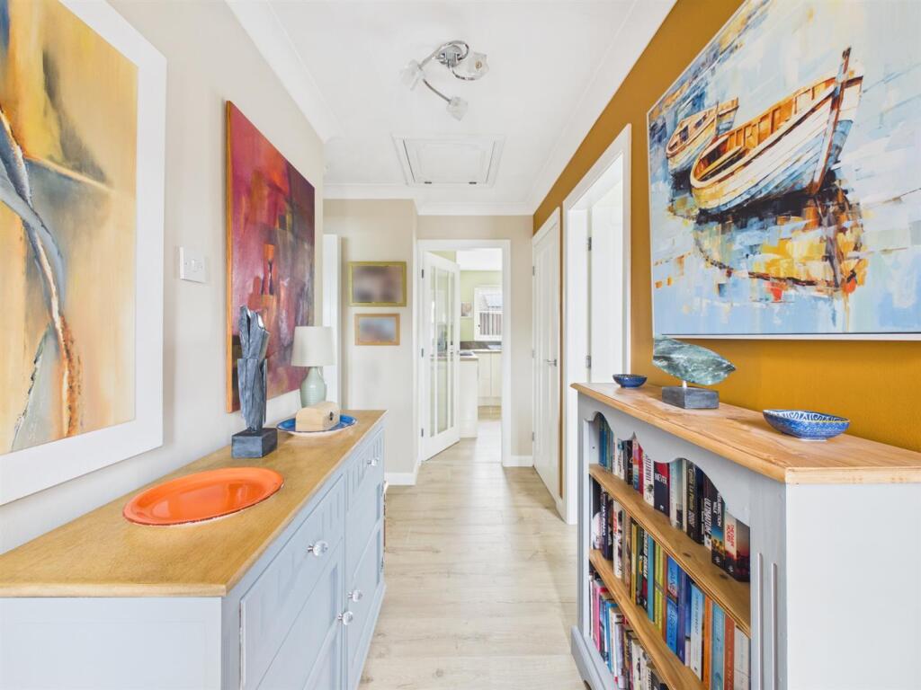 House in East Lindsey, Ludford - View 2