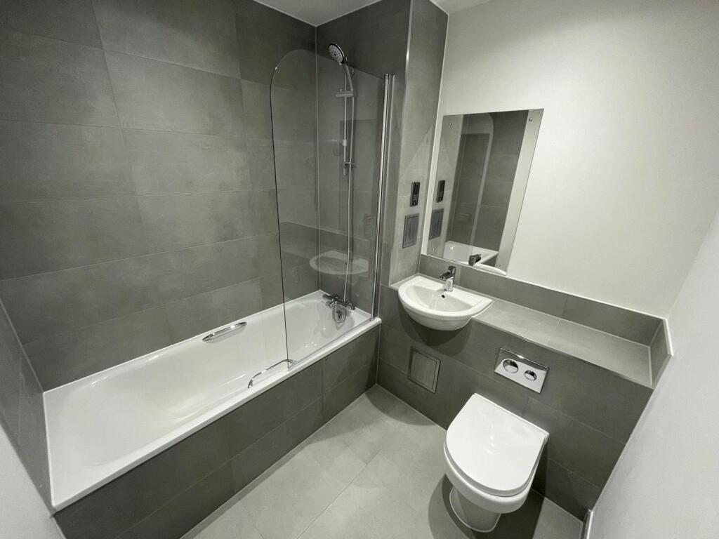 Buckingham Road, Bletchley, Milton Keynes, Buckinghamshire, MK3 photo 5