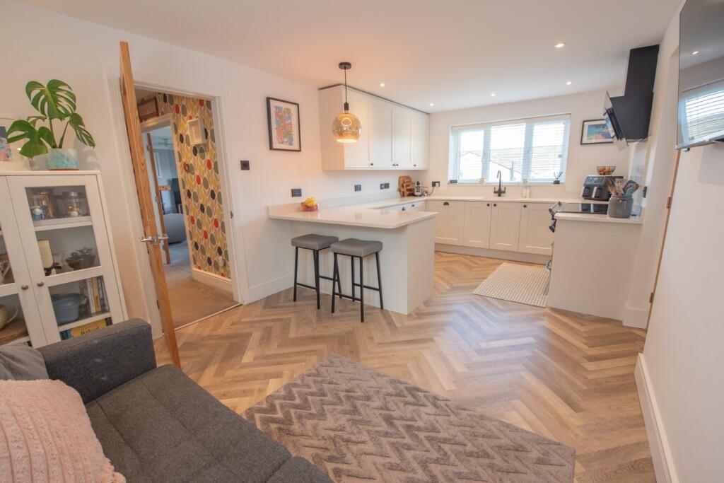 1 Cricketers Walk, Steeton  BD20 6QH photo 3