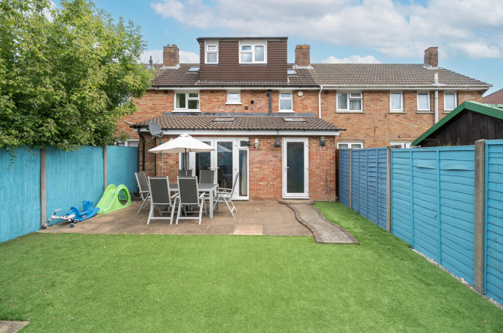 Longfield Avenue, Fareham, Hampshire, PO14 photo 2