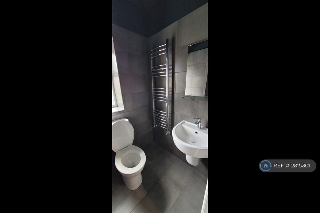 1 bedroom house share for rent