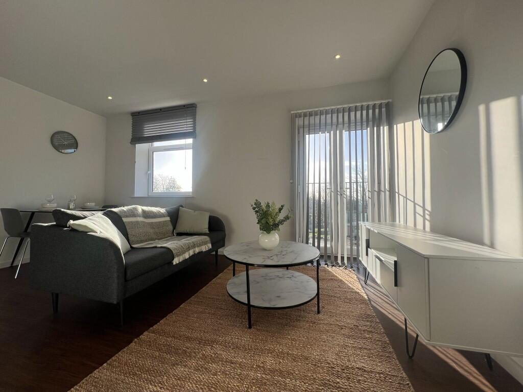 Main image of property: Heaidingley Park, 8 Victoria Road, Park House