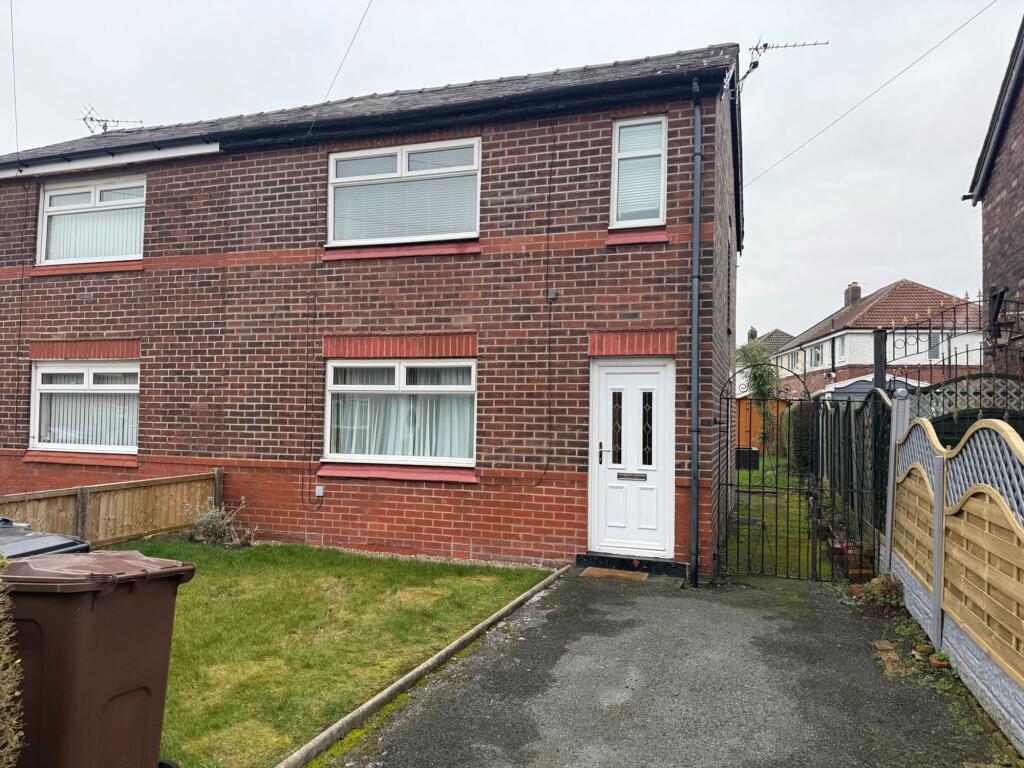 3-bed semi-detached on Taylor Avenue, Ormskirk, L39, £200,000