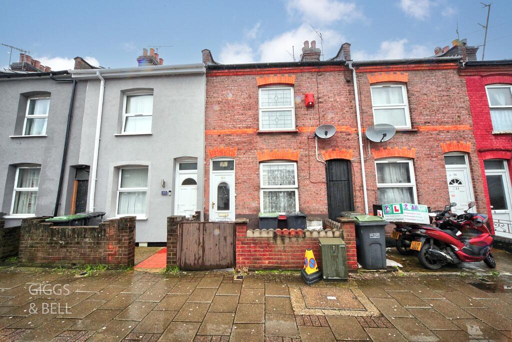 Main image of property: Oak Road, Luton, Bedfordshire, LU4