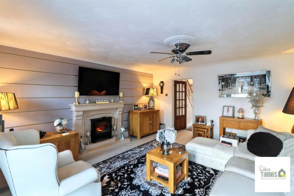 House in Stoke-on-Trent, Baddeley Green - View 2