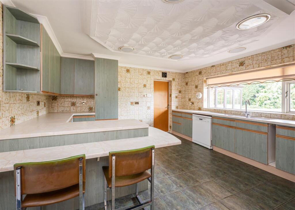 House in South Staffordshire, Codsall - View 5