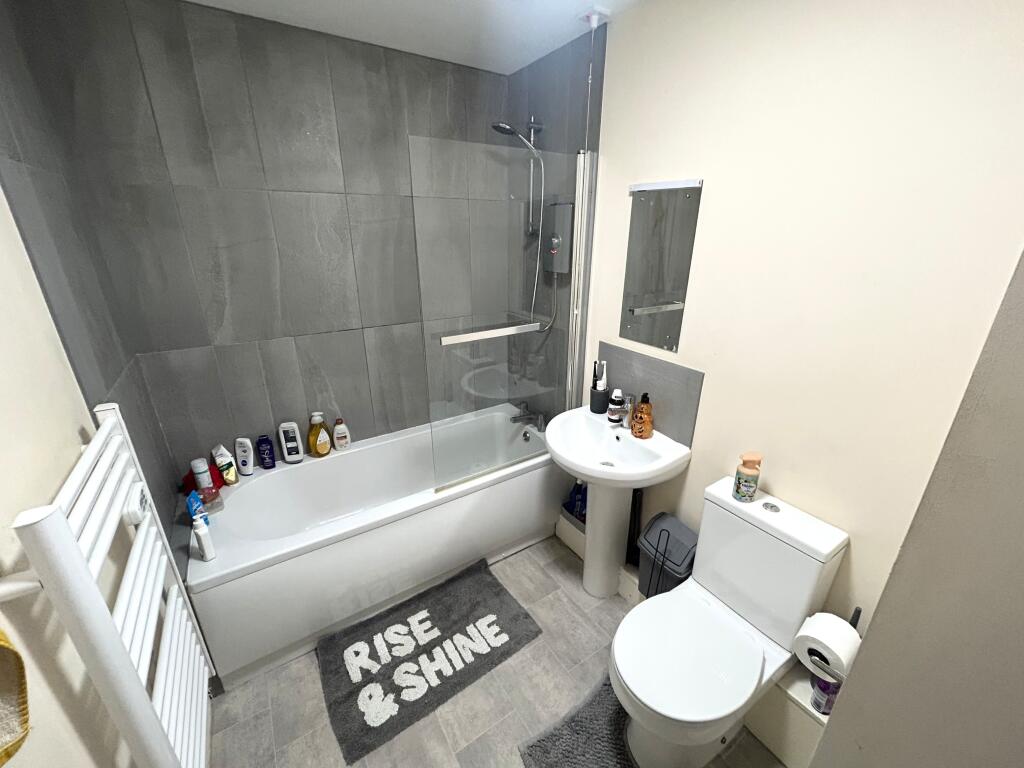 Apartment in East Staffordshire, Horninglow and Eton - View 4