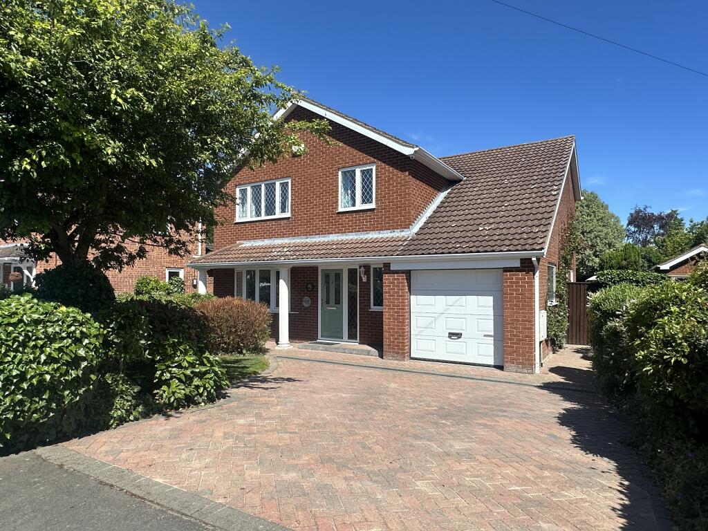 Main image of property: Picksley Crescent, Holton-le-Clay, Grimsby, DN36 5DR