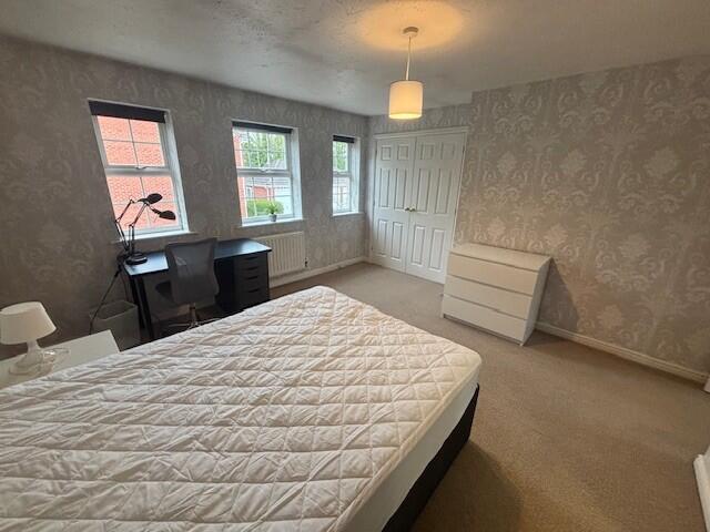 6 bedroom house for rent