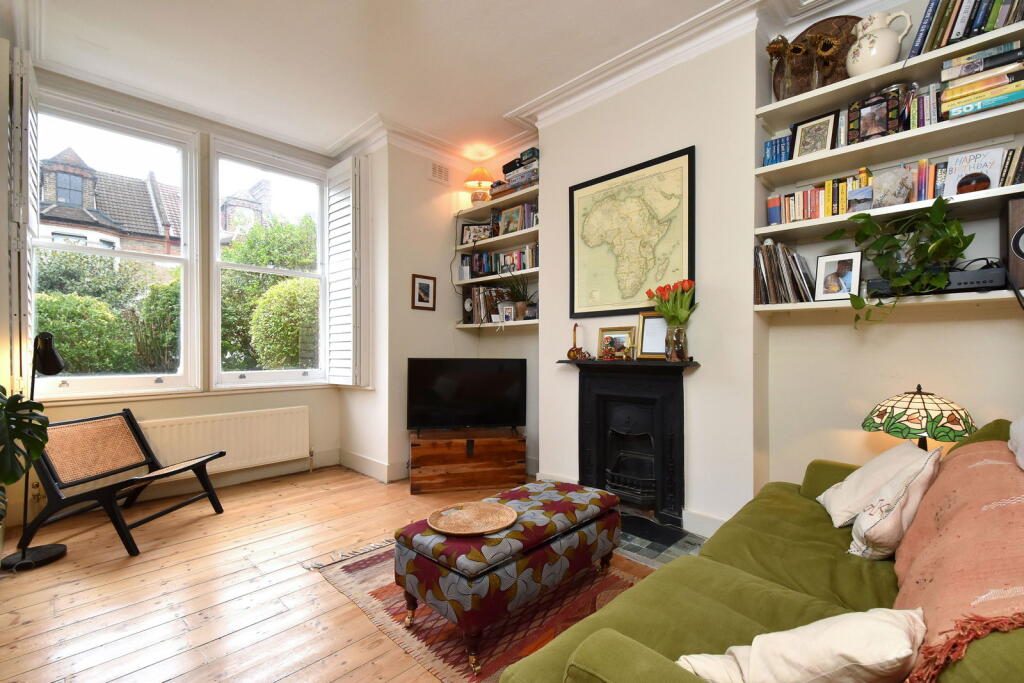 Main image of property: Farren Road, London, SE23 2EA
