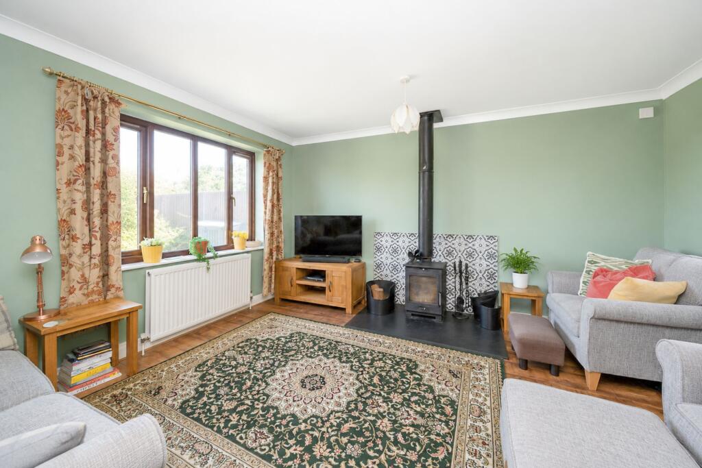 Five Oaks, Caddington, LU1 photo 4